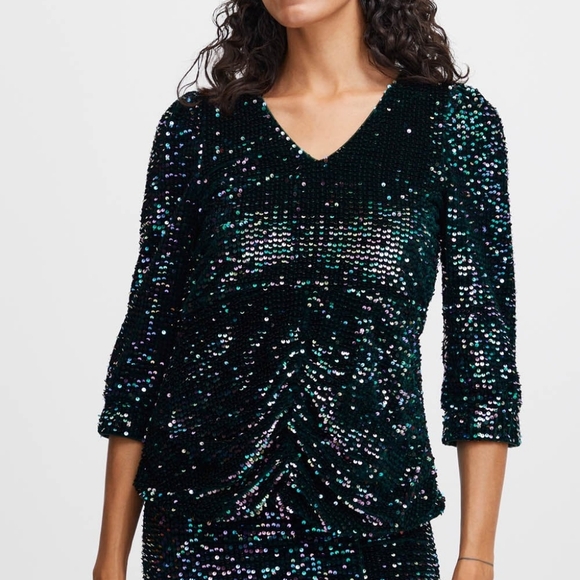 B YOUNG Salta Reflecting Pond Sparkle Blouse Small NWT - Picture 2 of 11